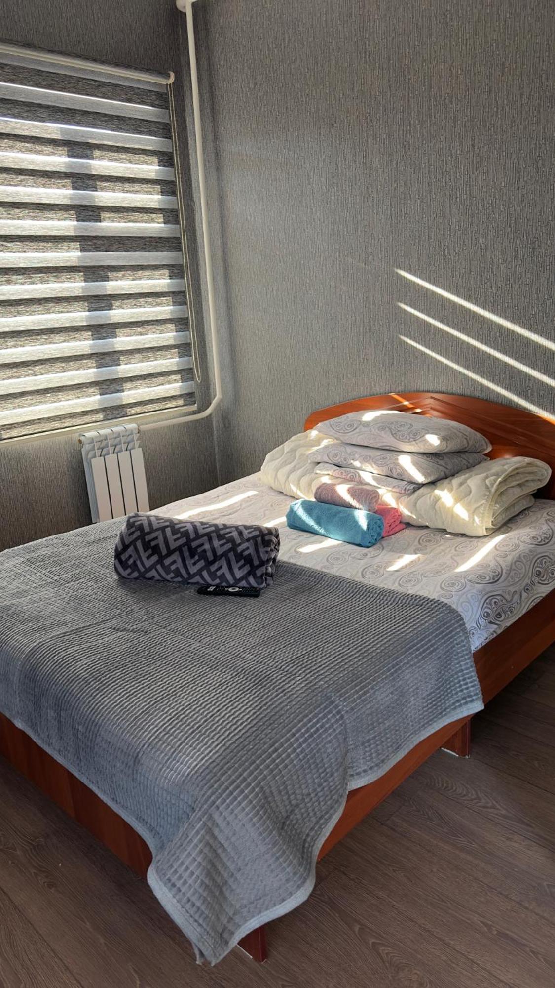 Lotos Guest House Bishkek Exterior foto